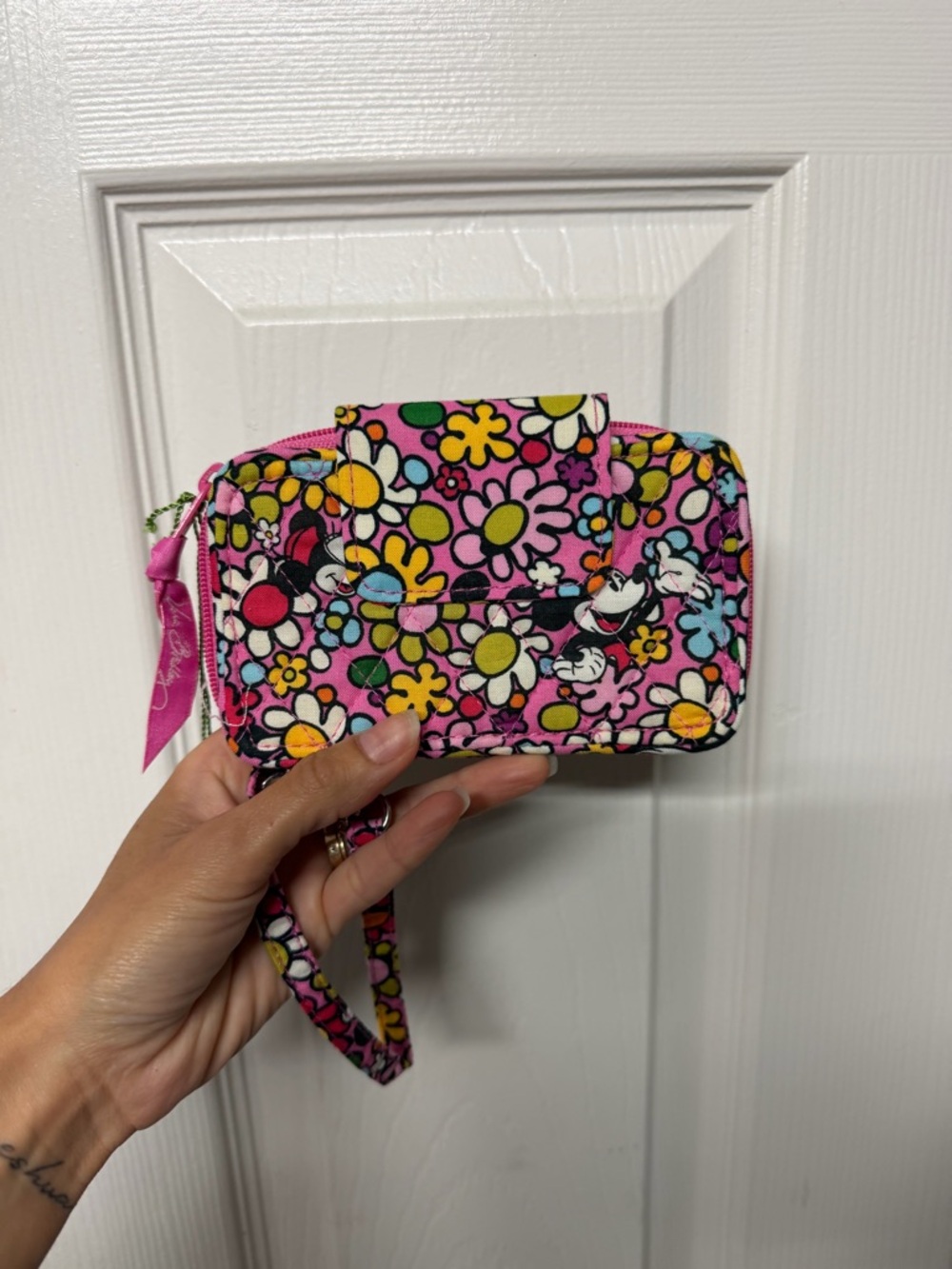 Vera Bradley Disney Minnie Mouse Floral Wristlet Wallet Pink $60 Retail